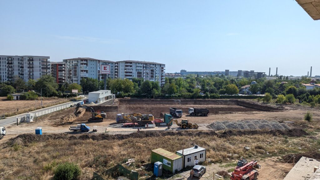 PXL 20240822 072222912