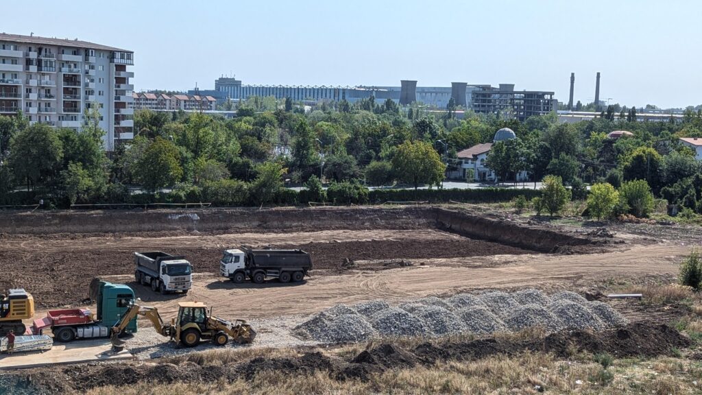 PXL 20240822 072256823