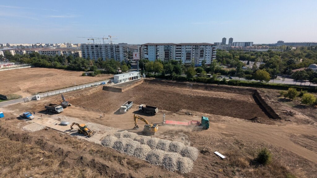 PXL 20240822 072958022