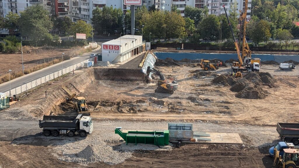 PXL 20240913 063852667