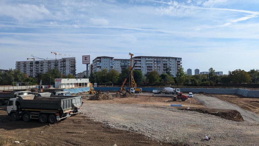 PXL 20240913 064455105